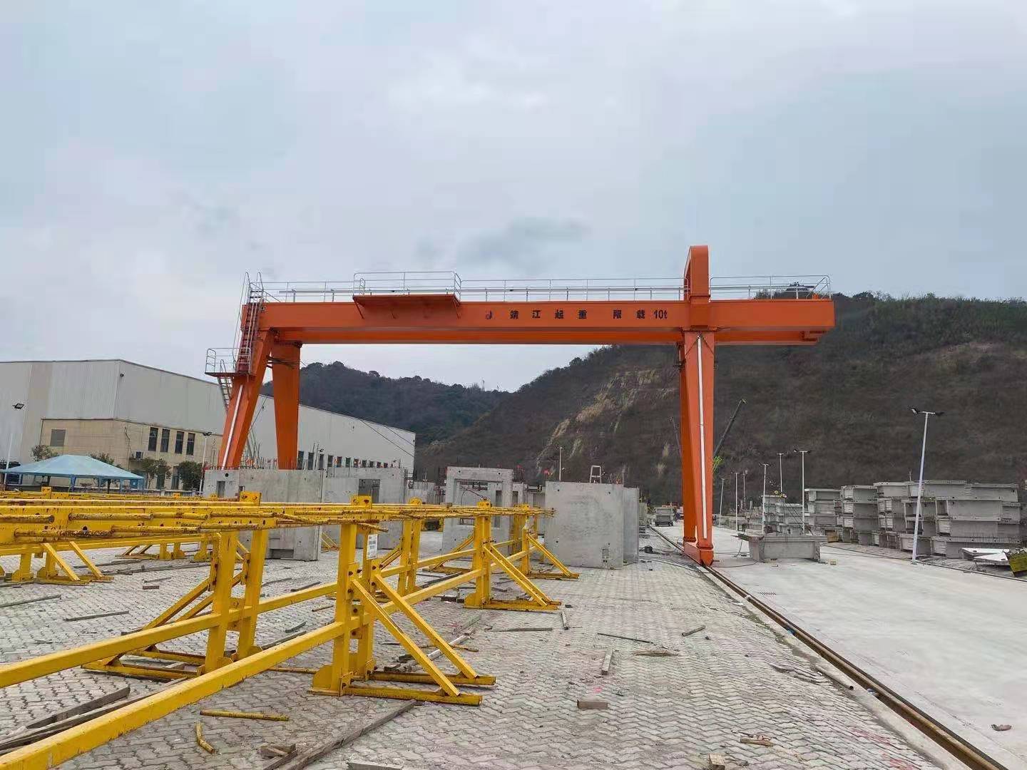 雙梁龍門吊1.jpg